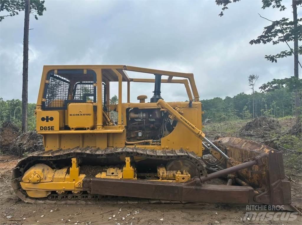 CAT D85E Pásové dozéry