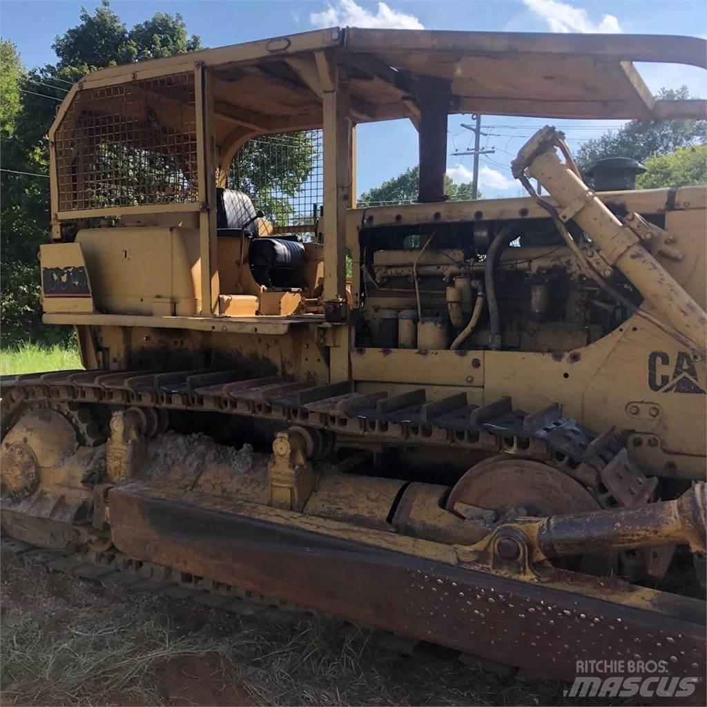 CAT D8H Pásové dozéry