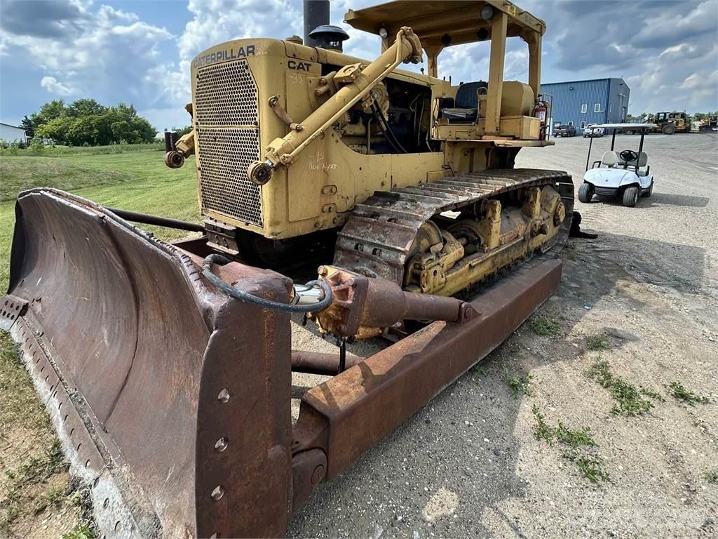 CAT D8H Pásové dozéry