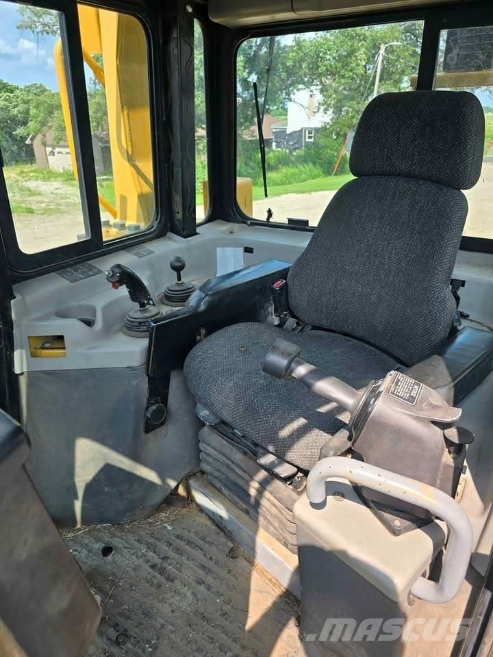 CAT D8R Pásové dozéry