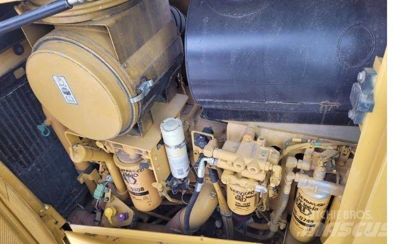 CAT D8T Pásové dozéry