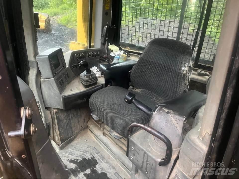 CAT D8T Pásové dozéry