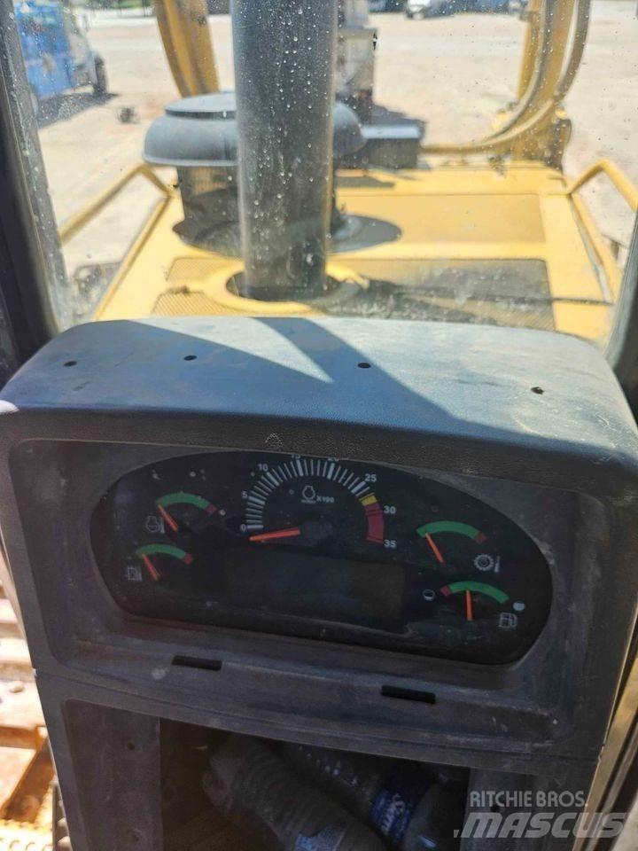 CAT D8T Pásové dozéry