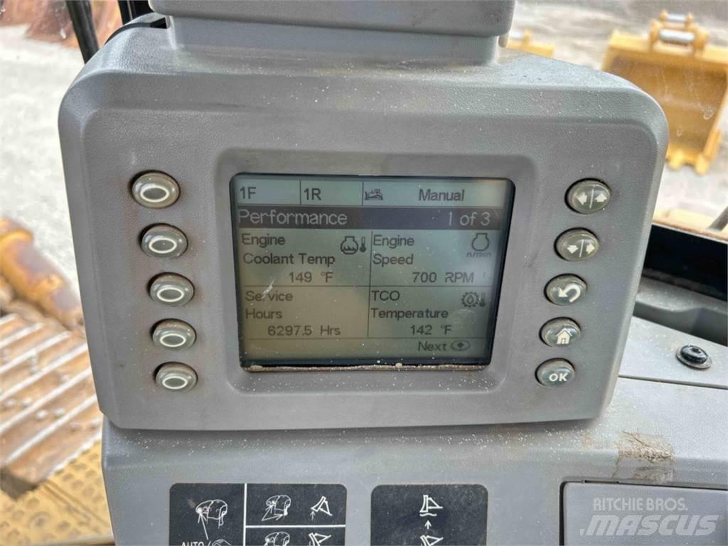 CAT D8T Pásové dozéry