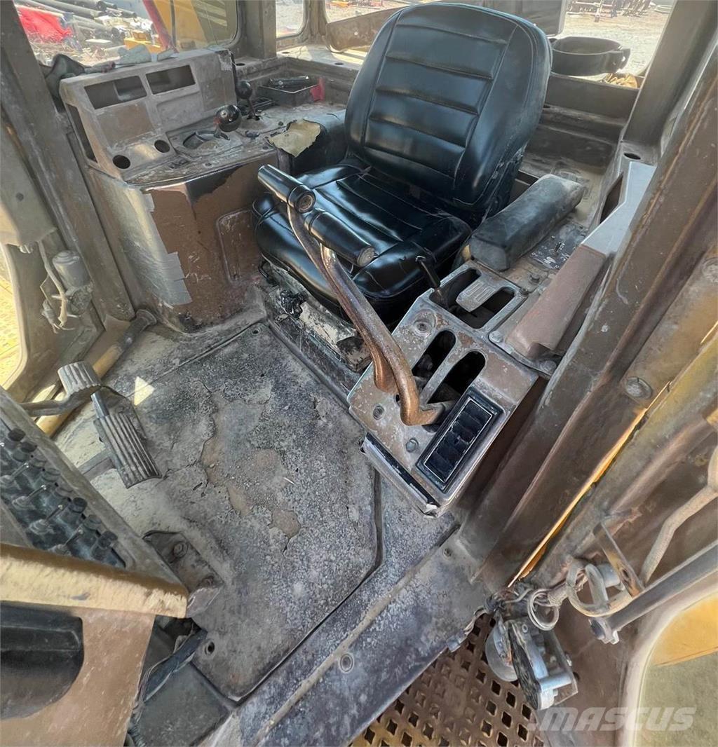 CAT D9L Pásové dozéry