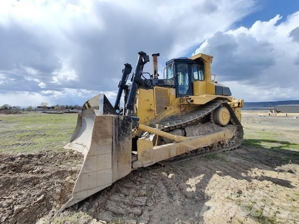 CAT D9N Pásové dozéry