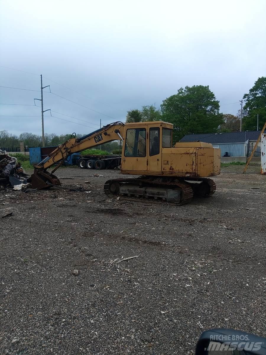 CAT E110B Pásové rýpadlá