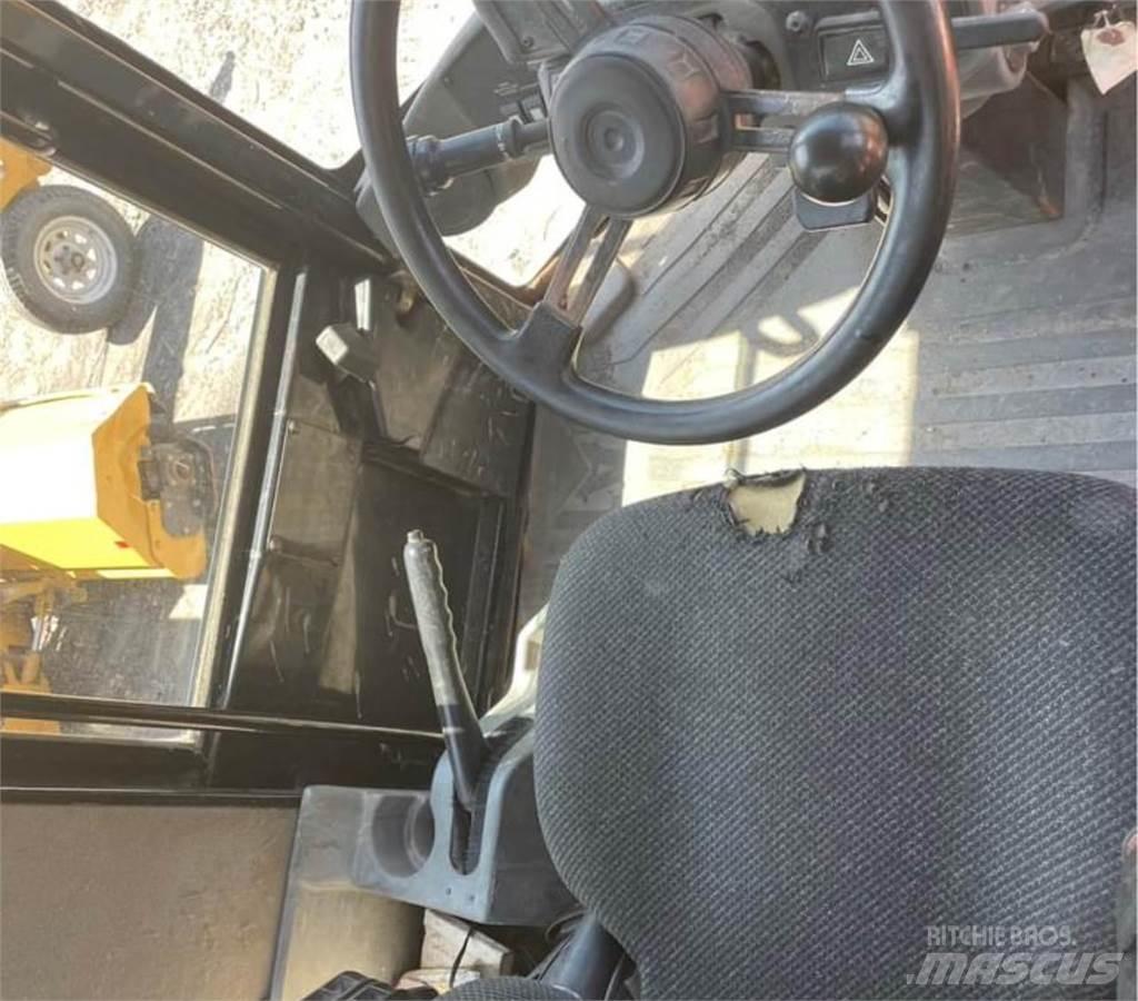 CAT IT28G Kolesové nakladače