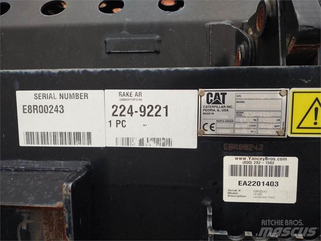 CAT LR18B Obracače a zhrabovače sena