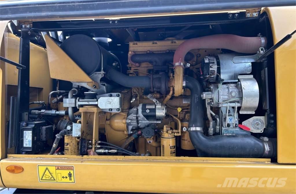 CAT M313D Kolesové rýpadlá
