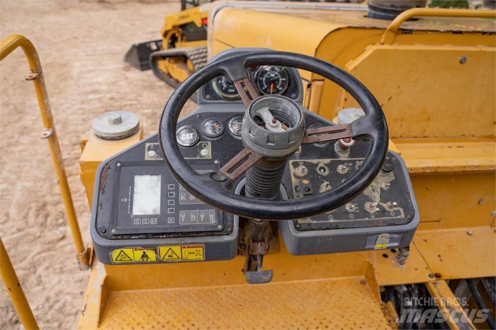 CAT RM300 Pôdne kompaktory