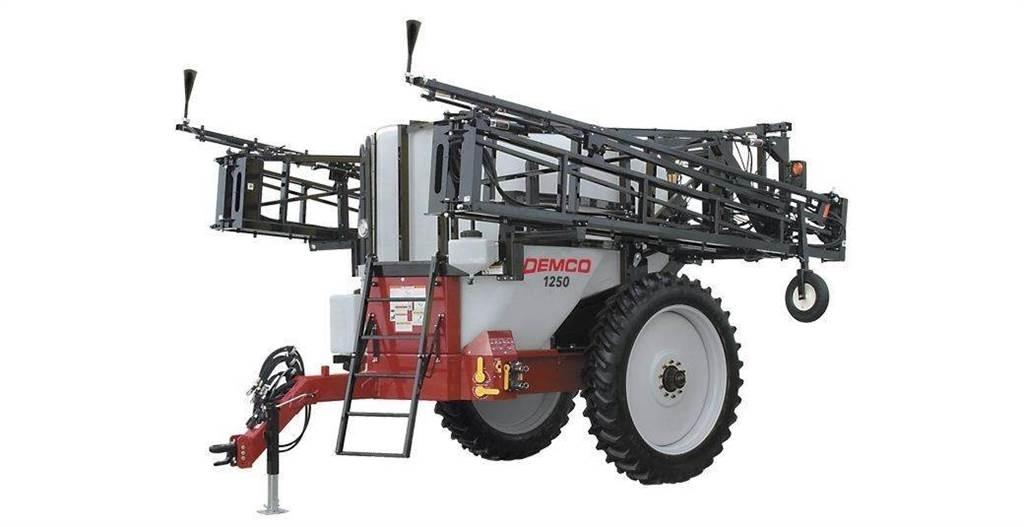Demco 1250 Ťahané postrekovače