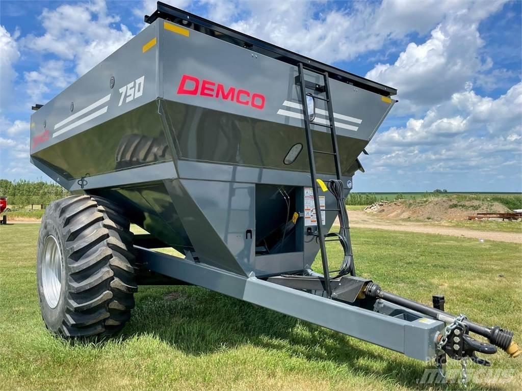 Demco 750 Obilné návesy