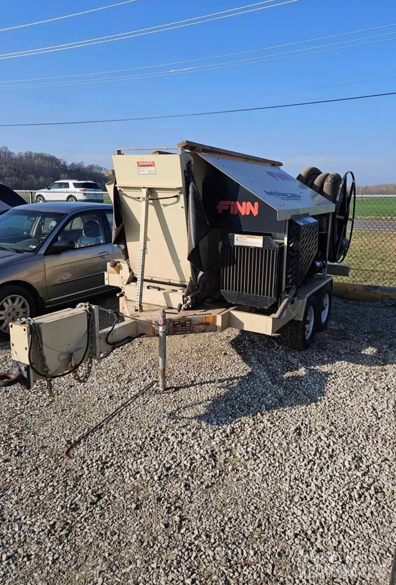 Finn BB302 Komunálne / Multi-úžitkové vozidlá