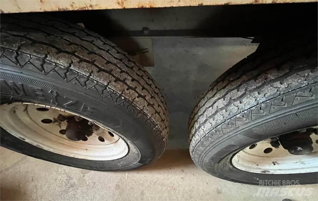 Finn BB302 Komunálne / Multi-úžitkové vozidlá