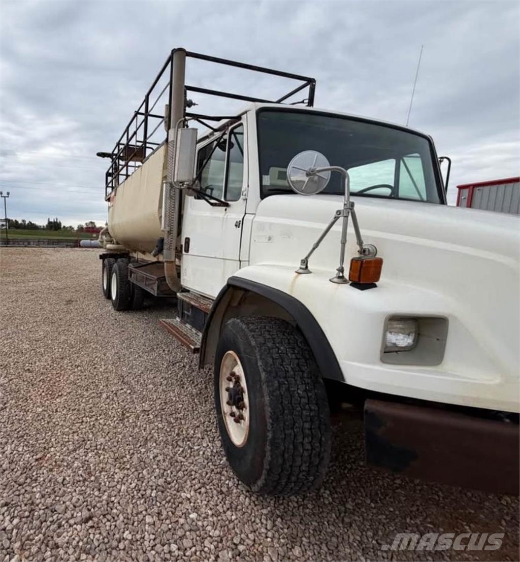 Finn T330 Násypky, dúchadlá a dopravníky