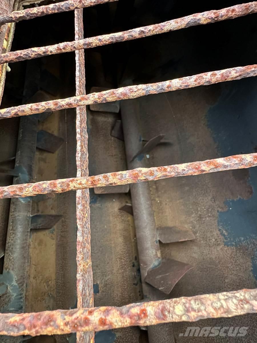 Finn T330 Násypky, dúchadlá a dopravníky