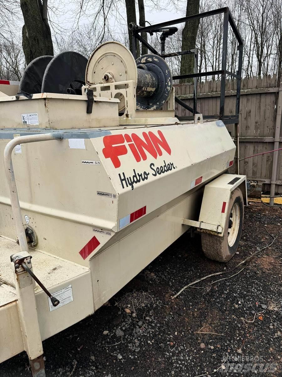 Finn T60T Násypky, dúchadlá a dopravníky