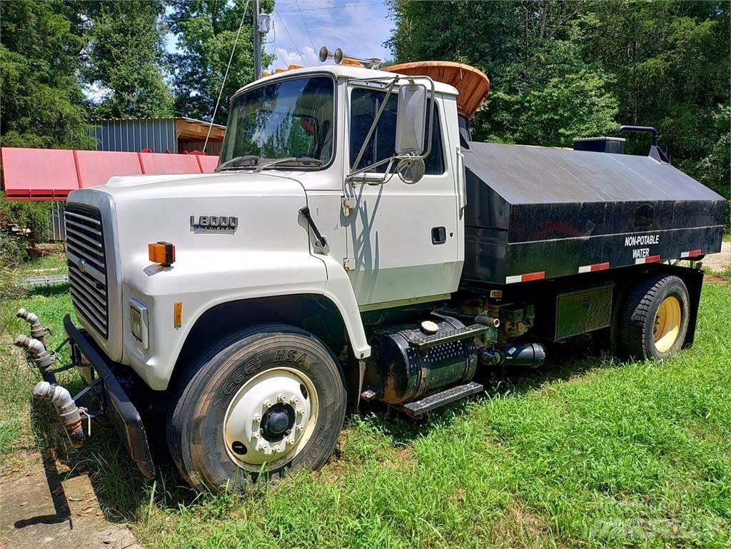 Ford 8000 Cisternové nákladné vozidlá