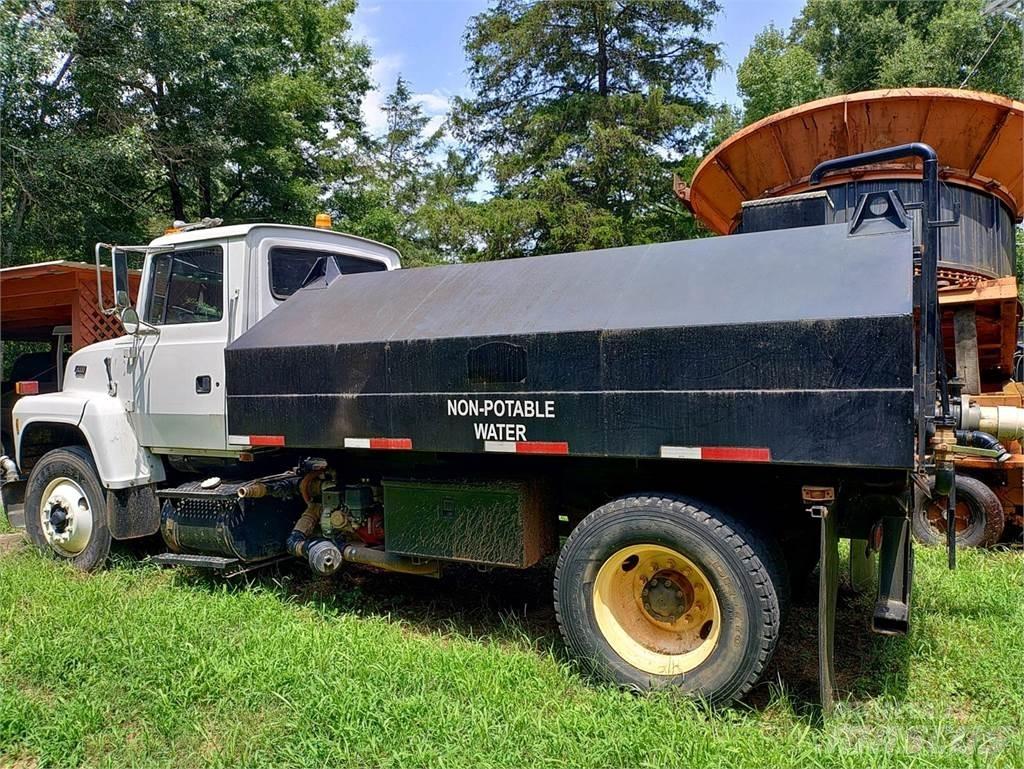 Ford 8000 Cisternové nákladné vozidlá