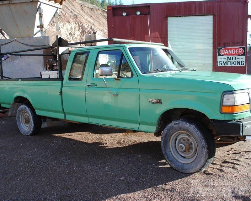 Ford F-250 Nakladacia/sklápacia bočnica