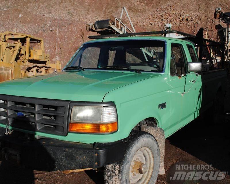 Ford F-250 Nakladacia/sklápacia bočnica