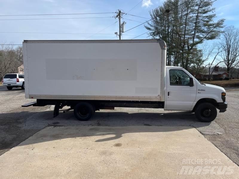 Ford F-350 Skriňová nadstavba