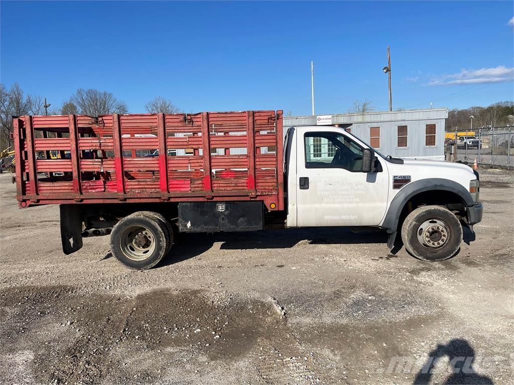 Ford F-450 Nákladné automobily na prepravu zvierat