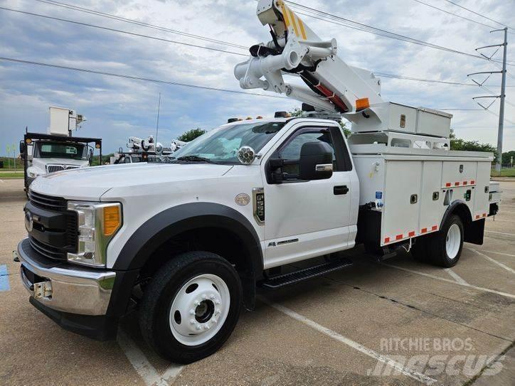 Ford F-550 Autoplošiny