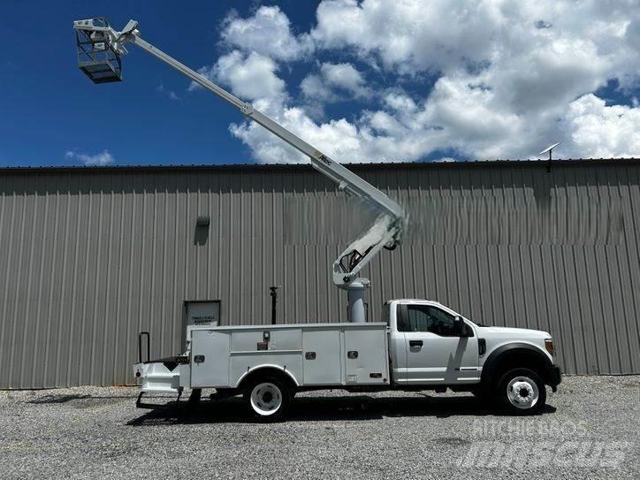 Ford F-550 Autoplošiny