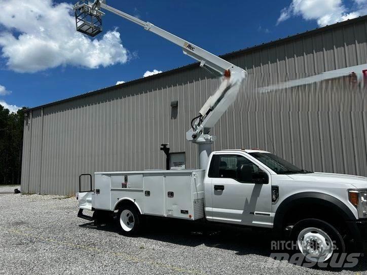 Ford F-550 Autoplošiny