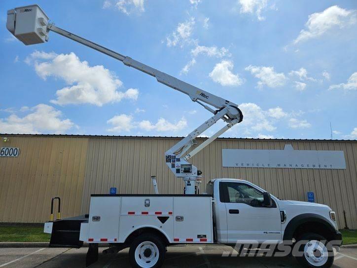 Ford F-550 Autoplošiny