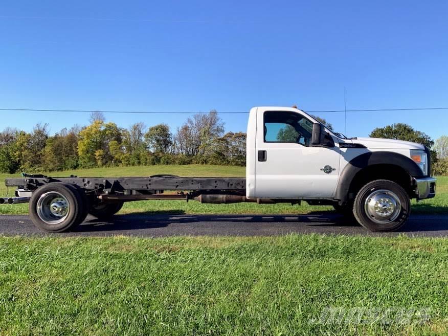 Ford F-550 Nákladné vozidlá bez nadstavby
