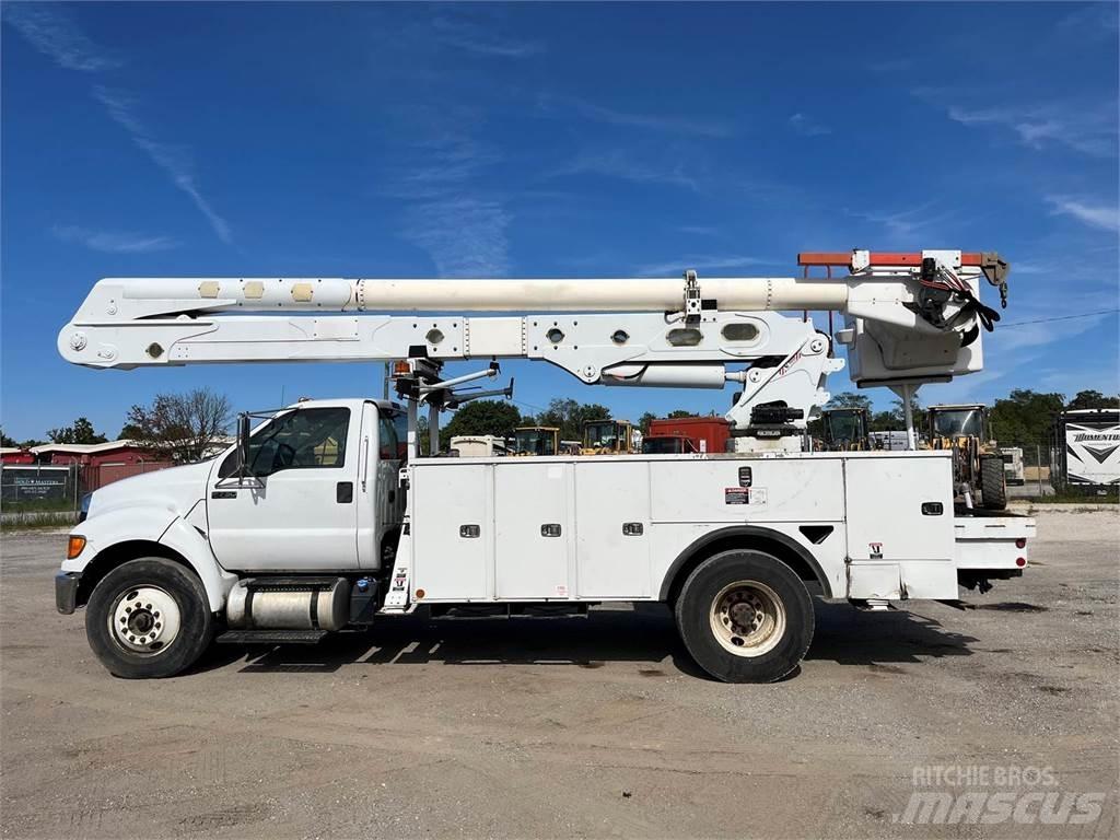Ford F-750 Autoplošiny