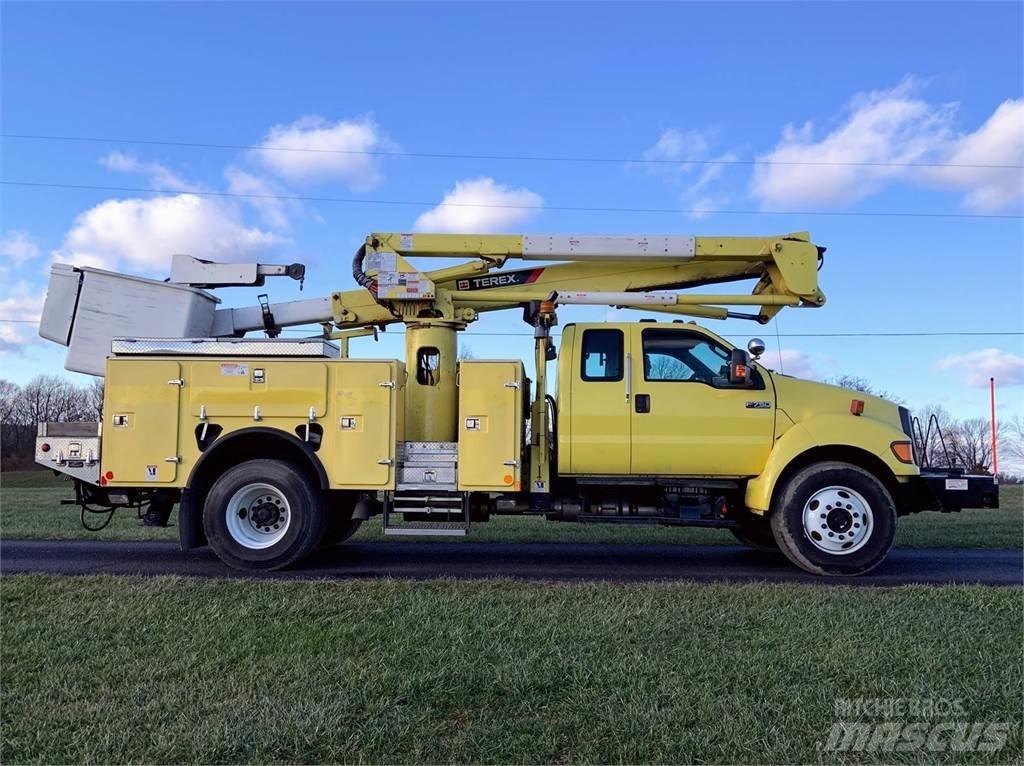 Ford F-750 Autoplošiny