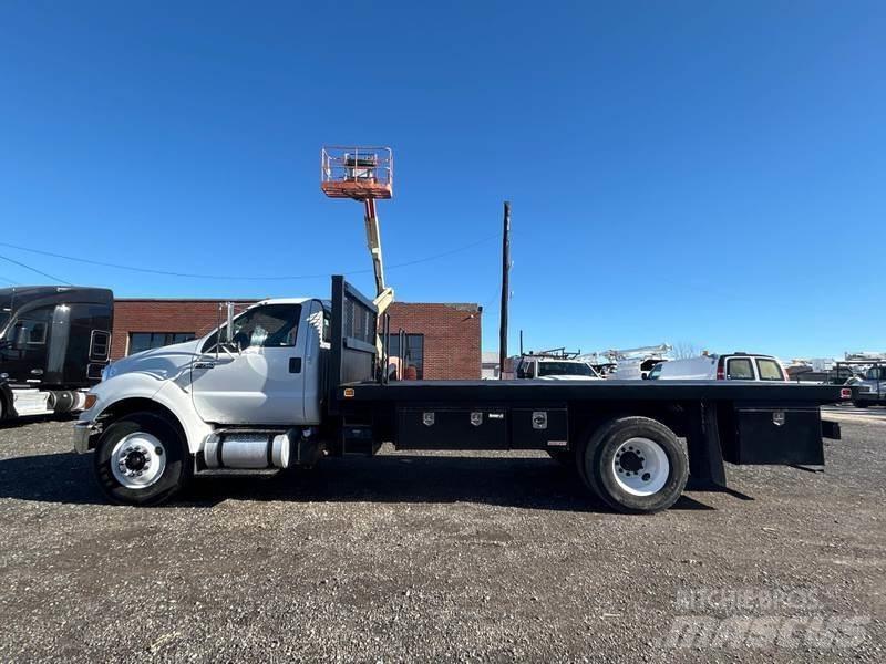 Ford F-750 Plošinové nákladné automobily/nákladné automobily so sklápacími bočnicami