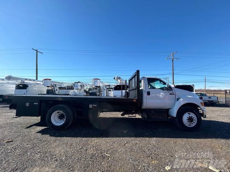 Ford F-750 Plošinové nákladné automobily/nákladné automobily so sklápacími bočnicami