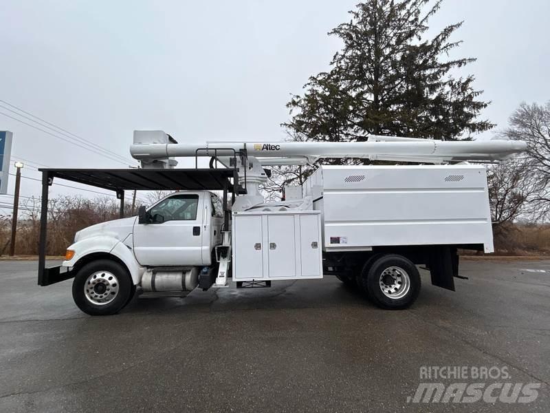 Ford F-750 Autoplošiny