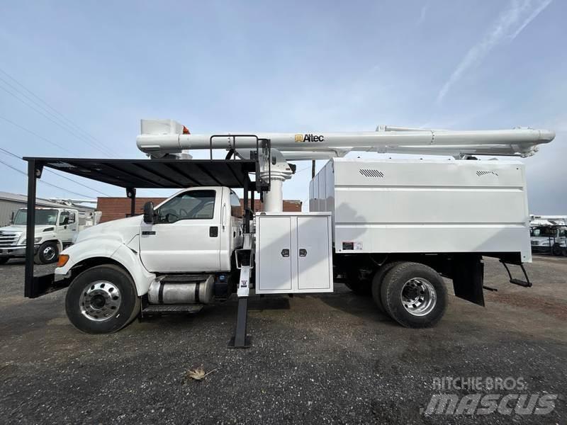 Ford F-750 Autoplošiny