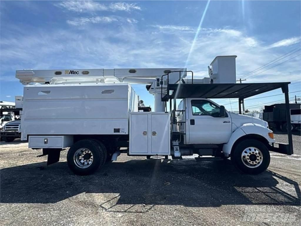 Ford F-750 Autoplošiny