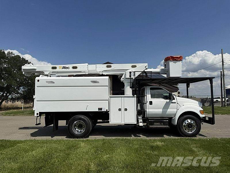 Ford F-750 Autoplošiny