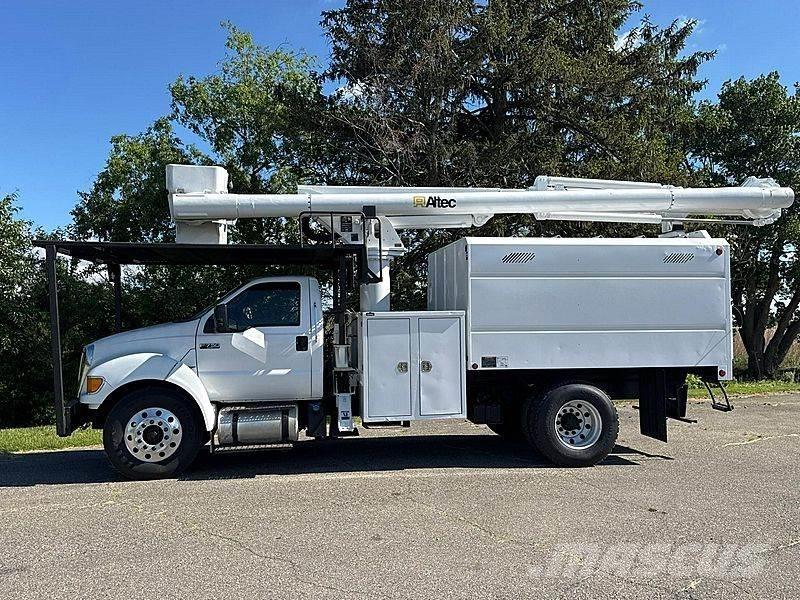 Ford F-750 Autoplošiny