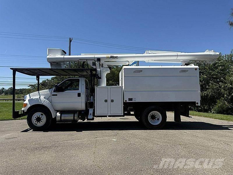 Ford F-750 Autoplošiny
