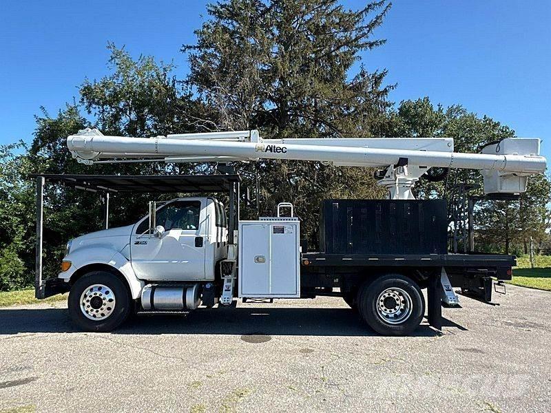 Ford F-750 Autoplošiny