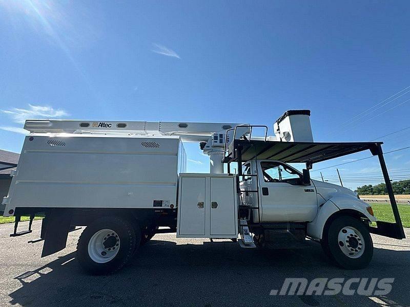 Ford F-750 Autoplošiny