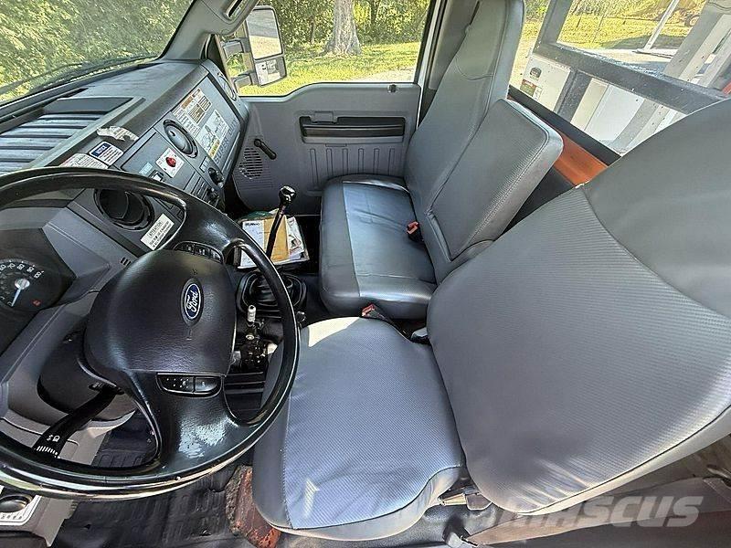 Ford F-750 Autoplošiny