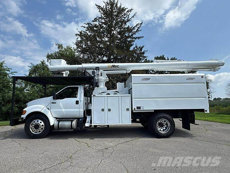 Ford F-750 Autoplošiny