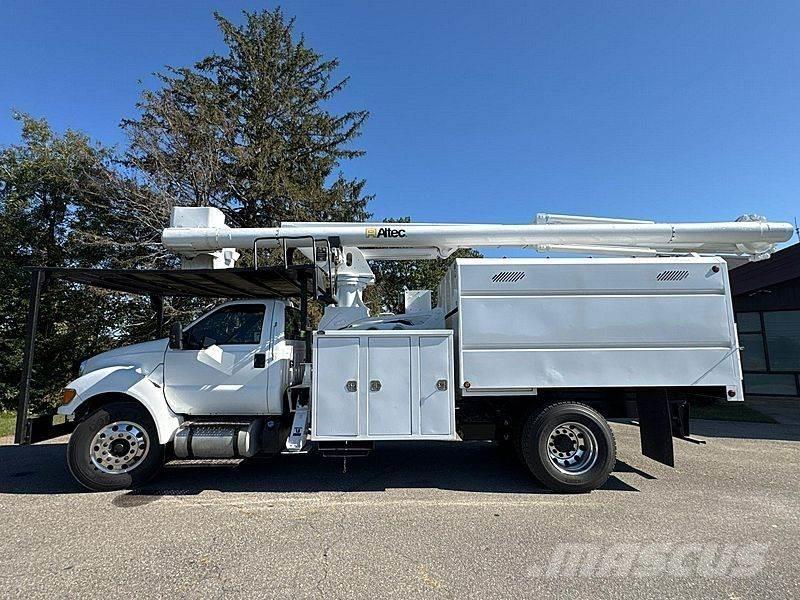 Ford F-750 Autoplošiny