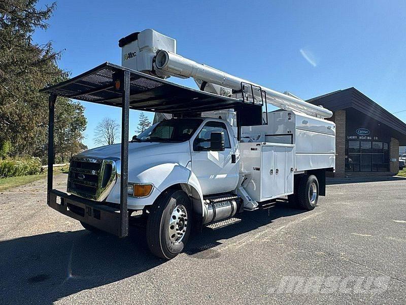 Ford F-750 Autoplošiny