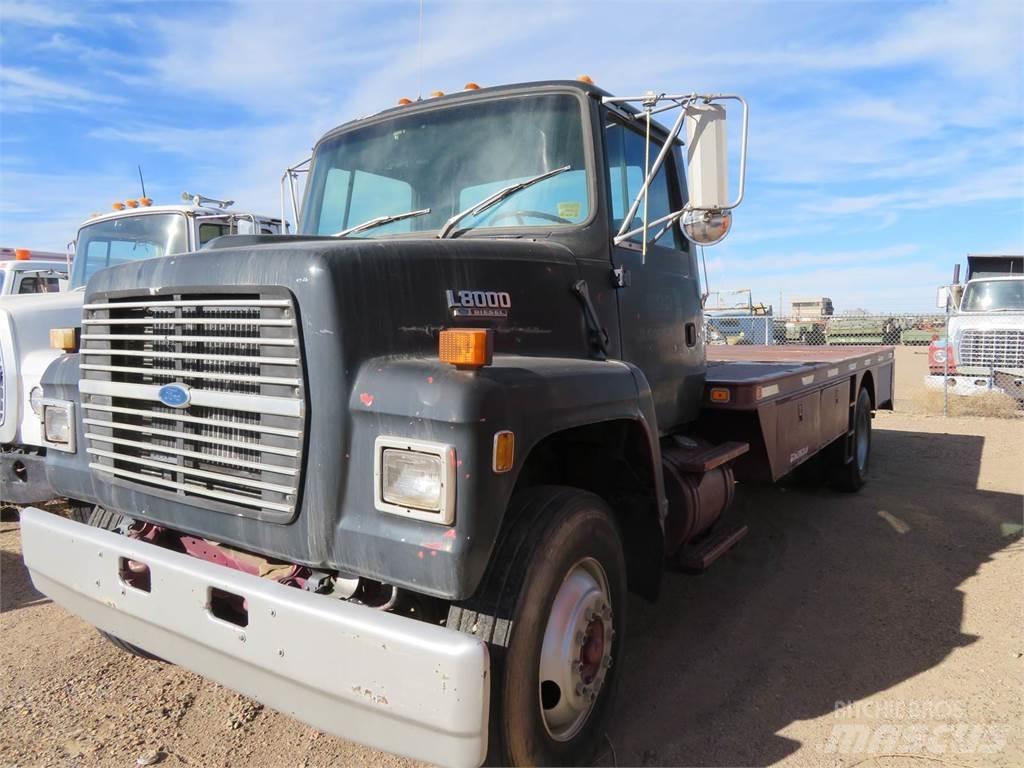 Ford L8000 Sklápače